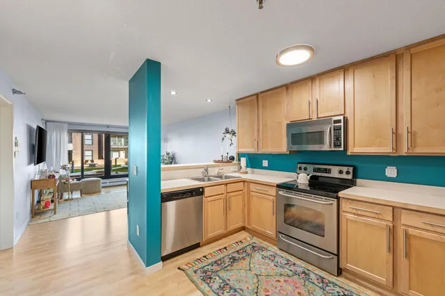 $1,695 | 48 Groveland Terrace, Unit B103, Minneapolis, MN 55403