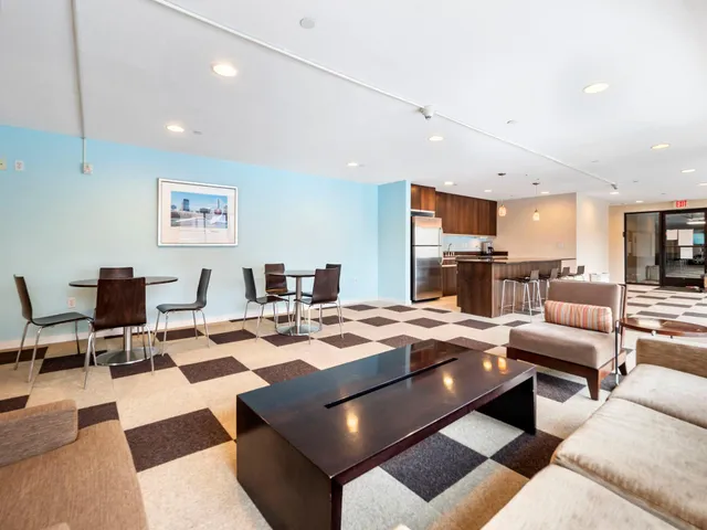 $1,695 | 48 Groveland Terrace, Unit B103, Minneapolis, MN 55403