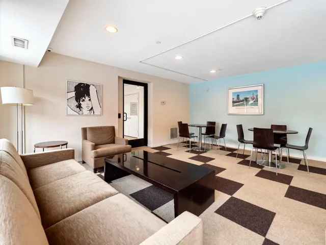 $1,695 | 48 Groveland Terrace, Unit B103, Minneapolis, MN 55403