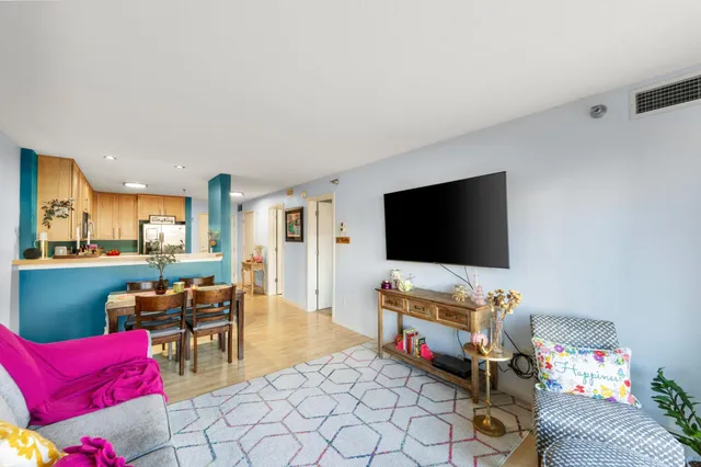 $1,695 | 48 Groveland Terrace, Unit B103, Minneapolis, MN 55403