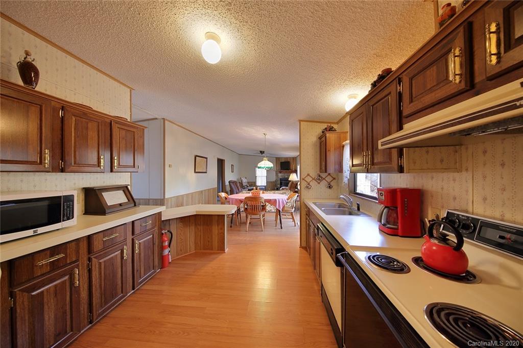 37 South Shiff Road Hendersonville, NC 28792 - Photo 12 of 27 Gallery Image 12