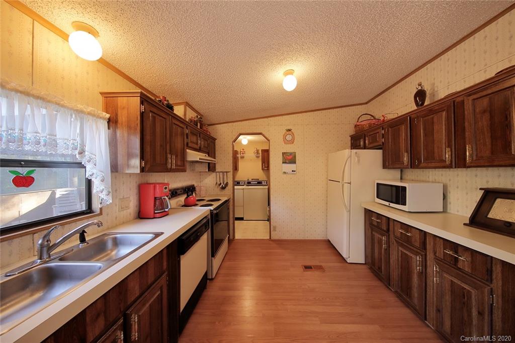 37 South Shiff Road Hendersonville, NC 28792 - Photo 13 of 27 Gallery Image 13