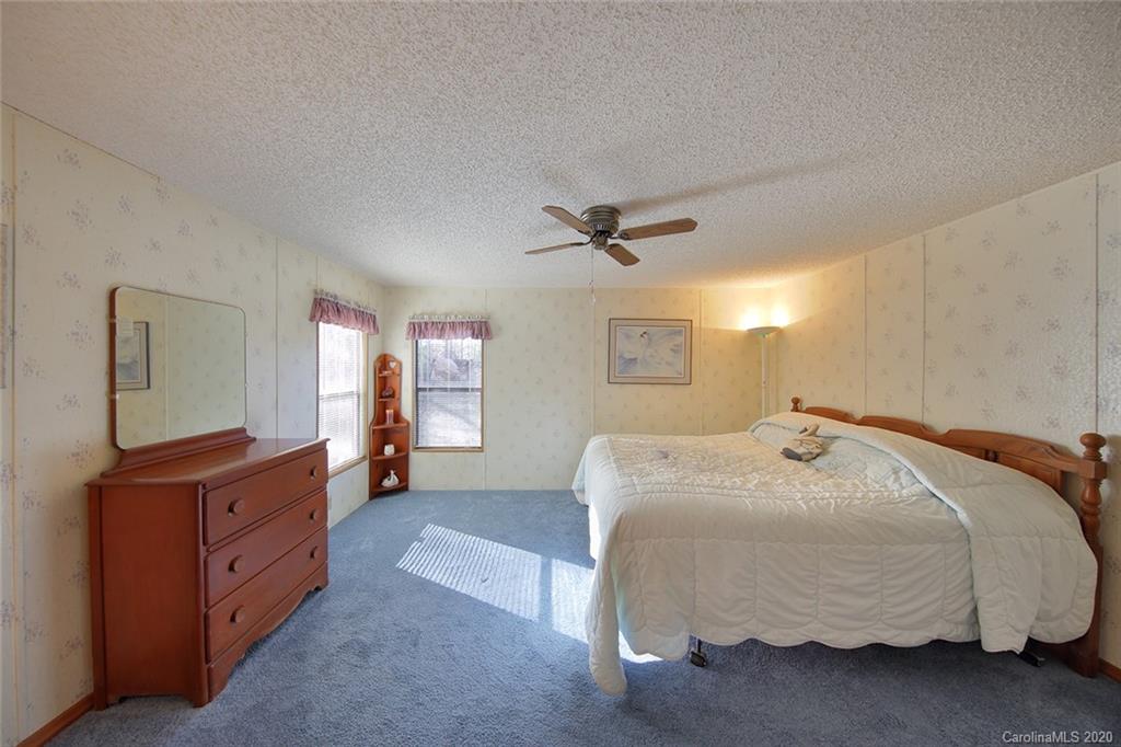 37 South Shiff Road Hendersonville, NC 28792 - Photo 15 of 27 Gallery Image 15
