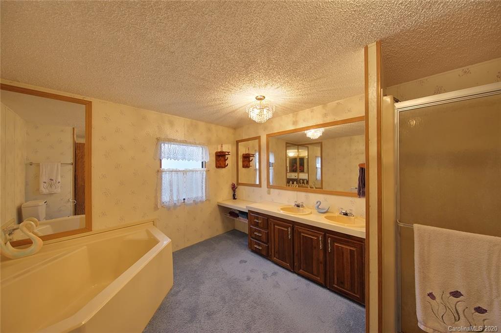 37 South Shiff Road Hendersonville, NC 28792 - Photo 16 of 27 Gallery Image 16