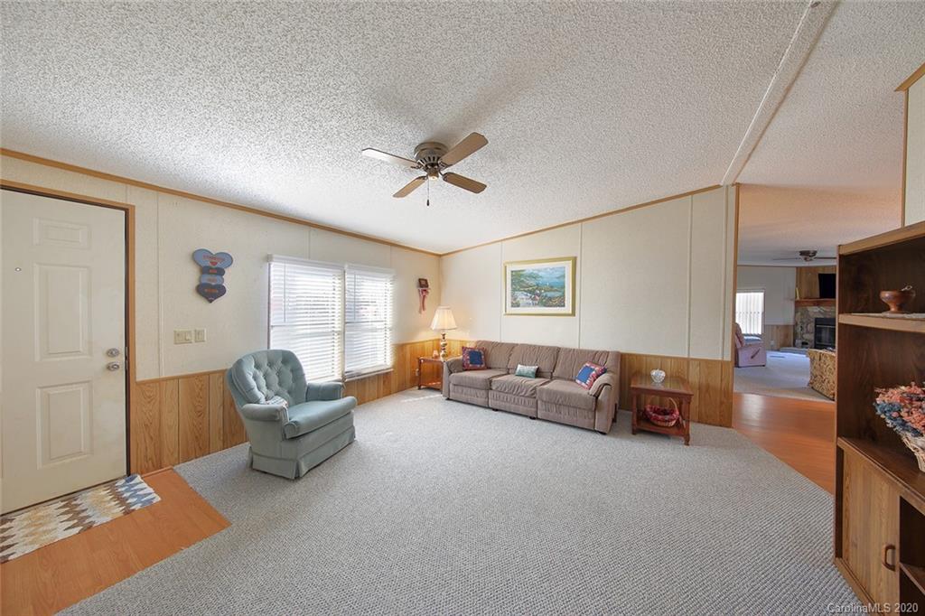 37 South Shiff Road Hendersonville, NC 28792 - Photo 7 of 27 Gallery Image 7