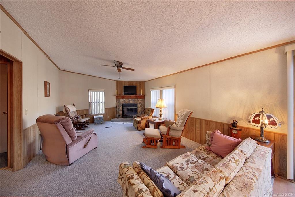 37 South Shiff Road Hendersonville, NC 28792 - Photo 9 of 27 Gallery Image 9