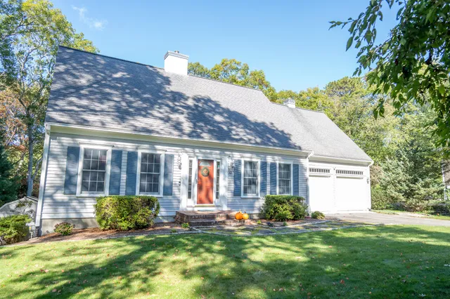 $899,000 | 62 3 Ponds Drive, Barnstable, MA 02632