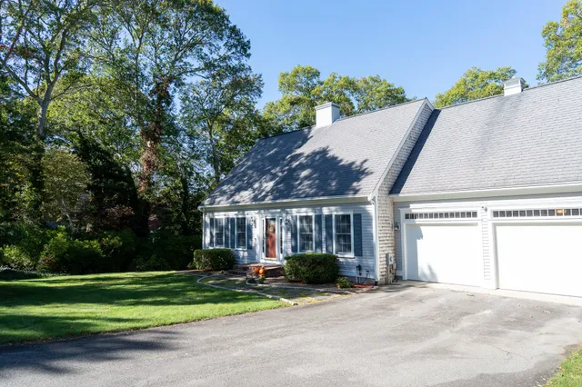 $899,000 | 62 3 Ponds Drive, Barnstable, MA 02632