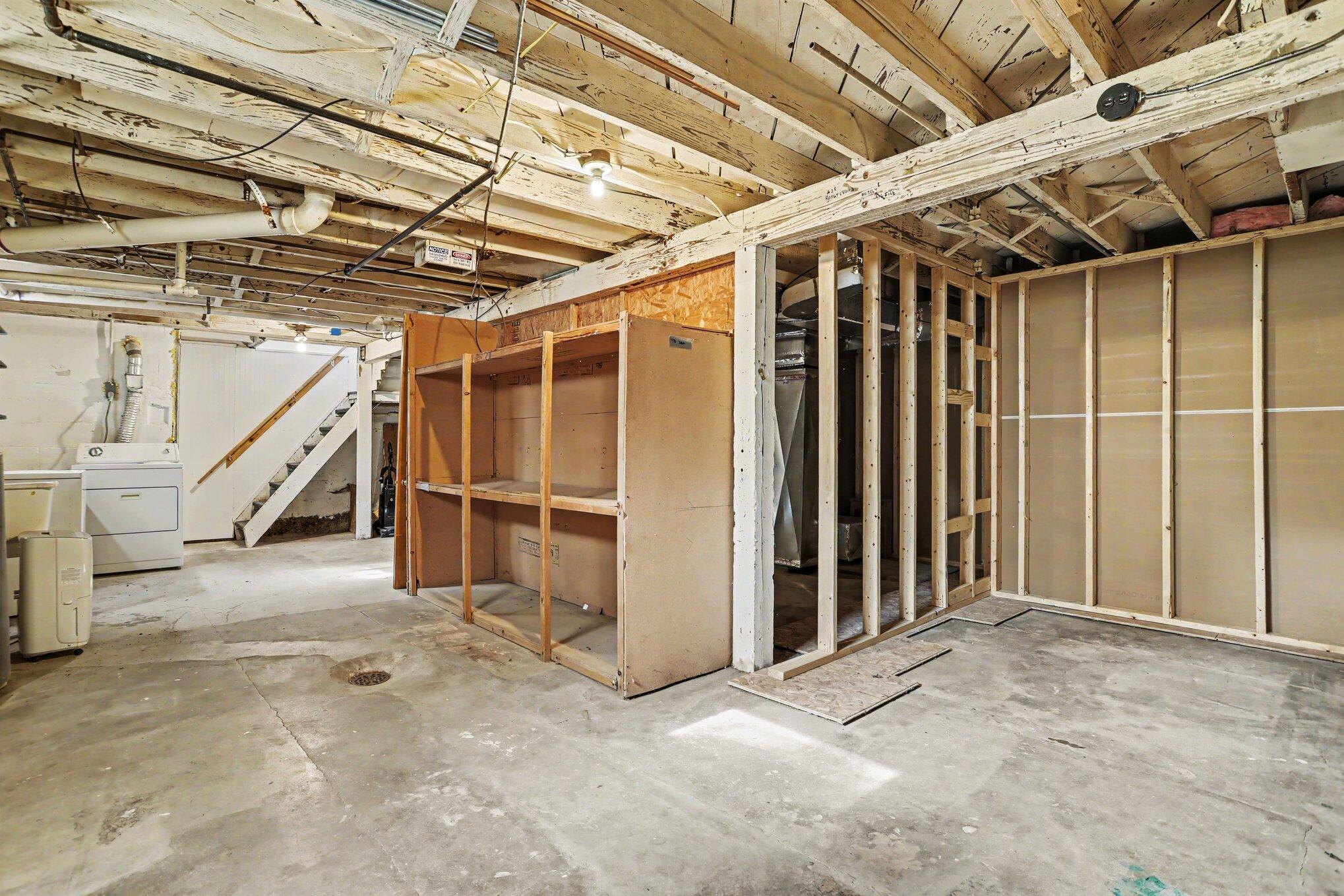 1213 Whites Road Kalamazoo, MI 49008 - Photo 22 of 23 015_file_8164