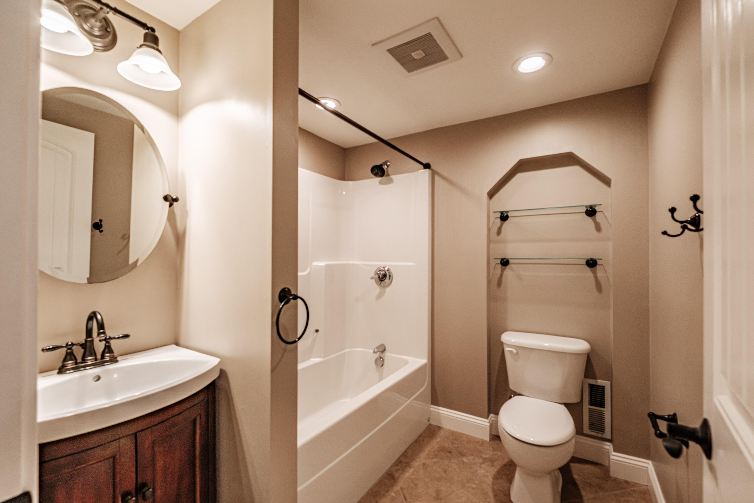 308 Christian Ridge Road Paris, ME 04281 - Photo 44 of 103 Beautiful full bath w/tub