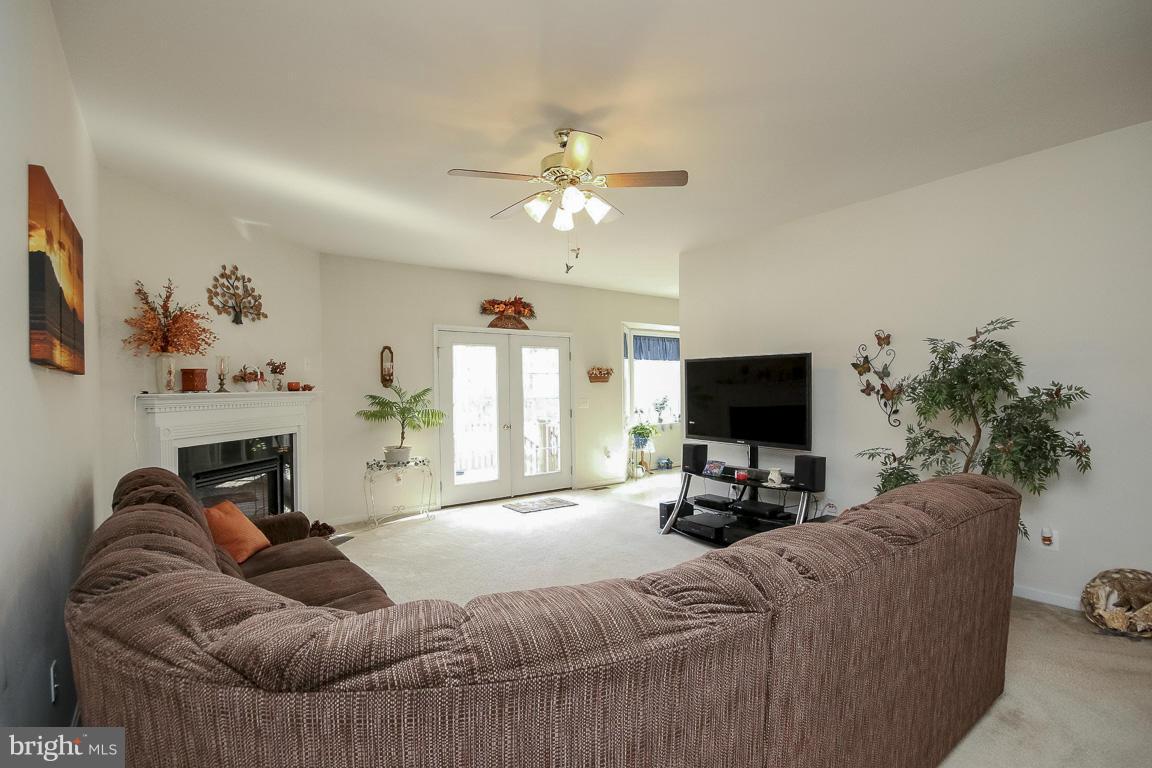 14445 Inlet Road Culpeper, VA 22701 - Photo 11 of 30 Living Room