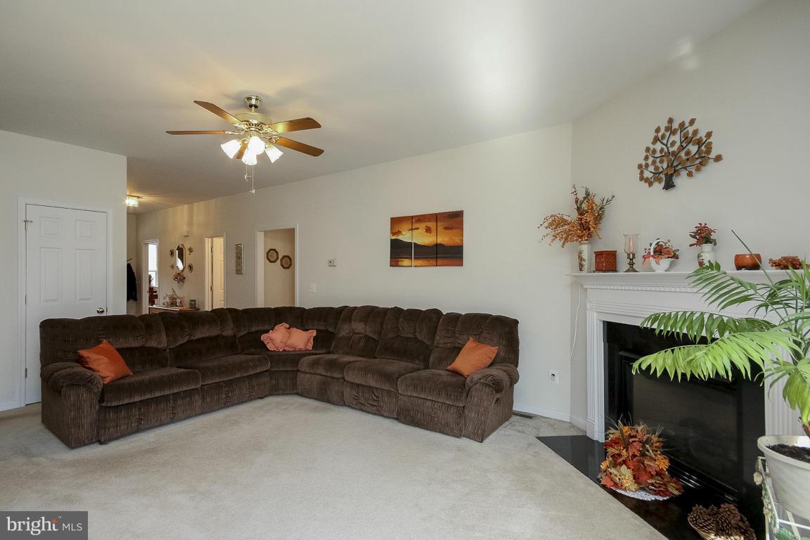 14445 Inlet Road Culpeper, VA 22701 - Photo 10 of 30 Living Room