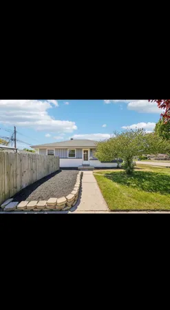 $2,300 | 3940 Lasalle Street, Racine, WI 53402