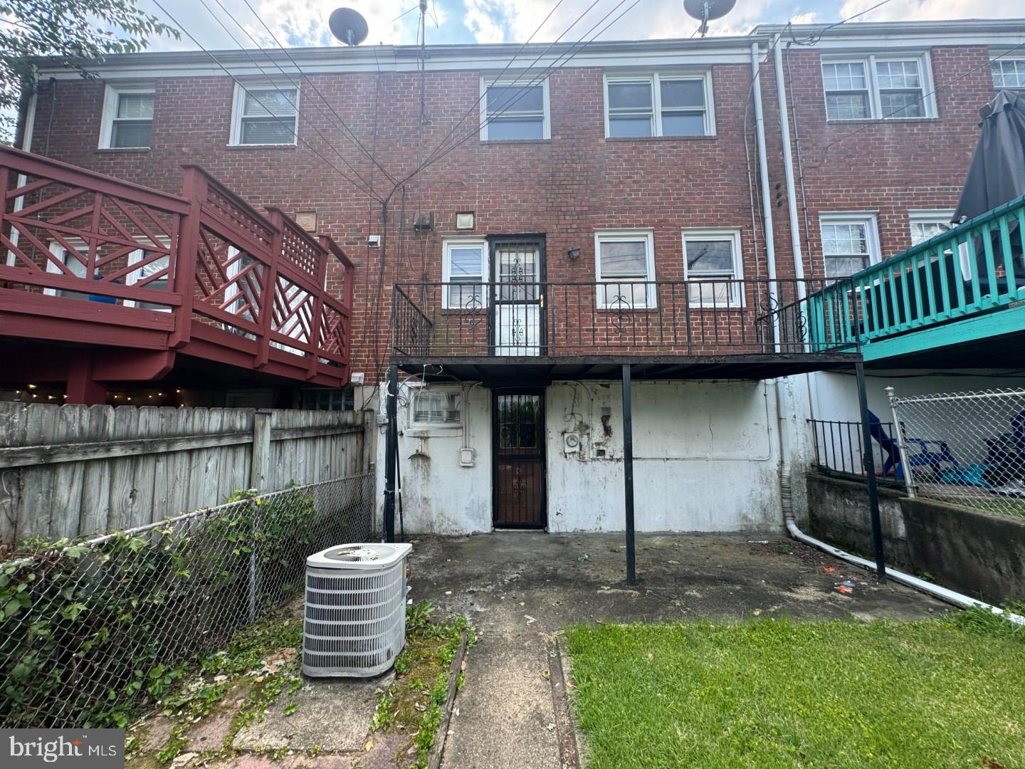 1526 Wadsworth Way Baltimore, MD 21239 - Photo 15 of 15 Rear View