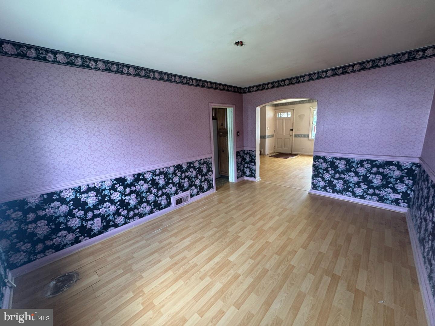 1526 Wadsworth Way Baltimore, MD 21239 - Photo 6 of 15 Dining Area