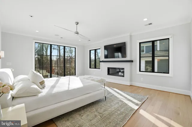 $4,395,000 | 2812 24th Street North, Arlington, VA 22207