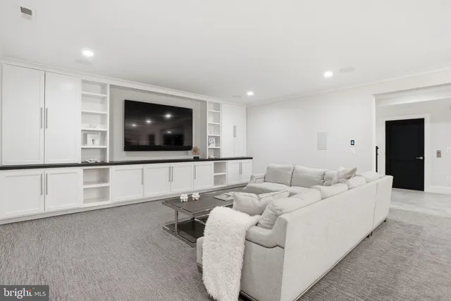 $4,395,000 | 2812 24th Street North, Arlington, VA 22207