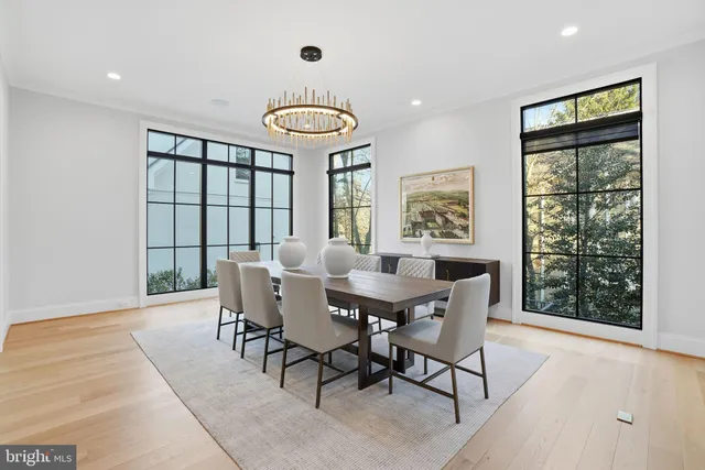 $4,395,000 | 2812 24th Street North, Arlington, VA 22207