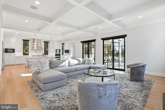 $4,395,000 | 2812 24th Street North, Arlington, VA 22207