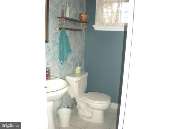 129 Coopers Kill Road Delran, NJ 08075 - Photo 14 of 25 Bathroom