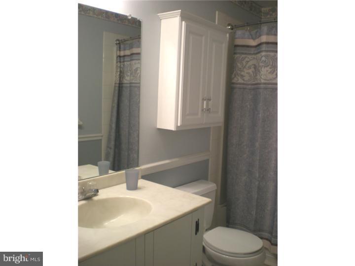 129 Coopers Kill Road Delran, NJ 08075 - Photo 19 of 25 Bathroom
