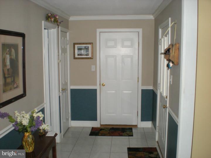 129 Coopers Kill Road Delran, NJ 08075 - Photo 4 of 25 Foyer