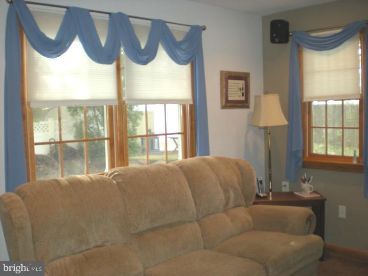 129 Coopers Kill Road Delran, NJ 08075 - Photo 7 of 25 Family Room