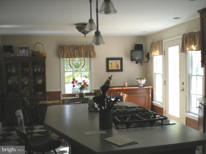 129 Coopers Kill Road Delran, NJ 08075 - Photo 9 of 25 Kitchen