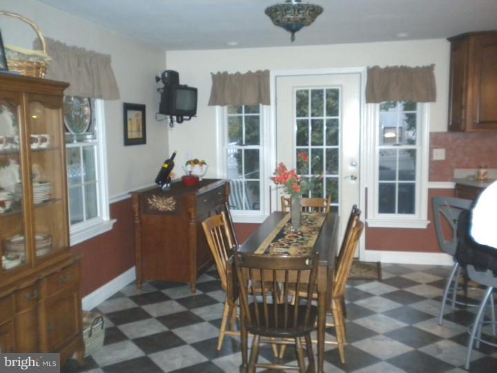 129 Coopers Kill Road Delran, NJ 08075 - Photo 10 of 25 Kitchen