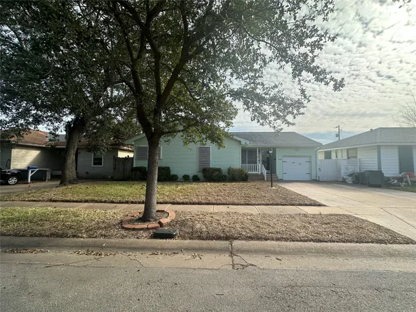 $309,900 | 7209 Sycamore Drive, Galveston, TX 77551