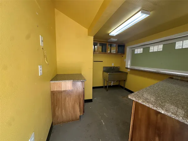 $309,900 | 7209 Sycamore Drive, Galveston, TX 77551