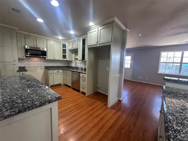 $309,900 | 7209 Sycamore Drive, Galveston, TX 77551