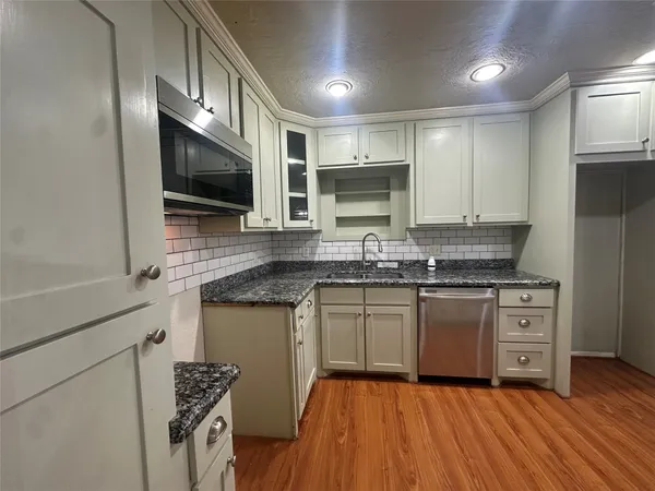 $309,900 | 7209 Sycamore Drive, Galveston, TX 77551