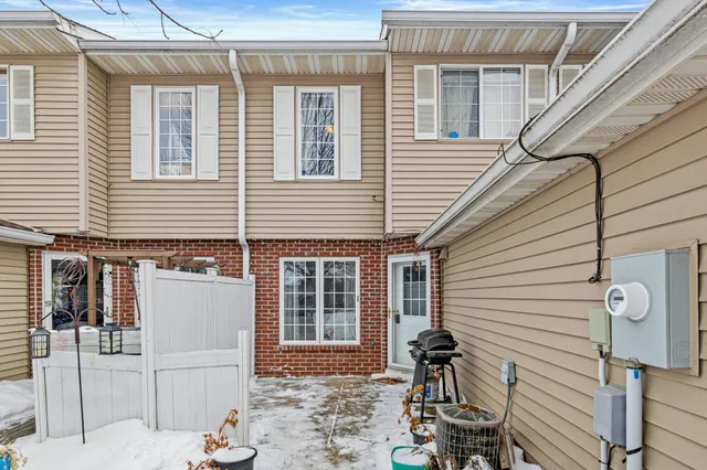 $239,200 | 1109 Primrose Lane, Waconia, MN 55387