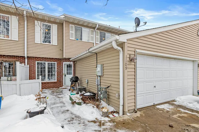 $239,200 | 1109 Primrose Lane, Waconia, MN 55387