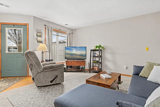 $239,200 | 1109 Primrose Lane, Waconia, MN 55387