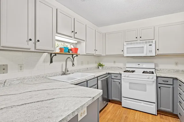 $239,200 | 1109 Primrose Lane, Waconia, MN 55387