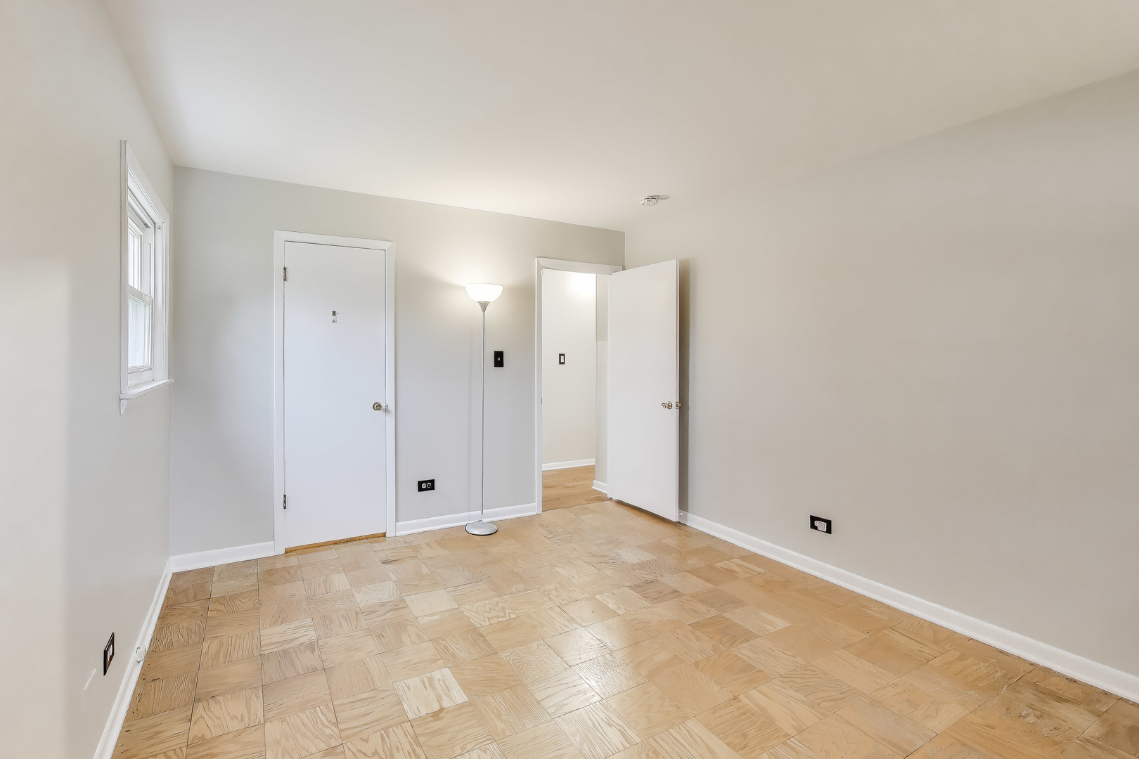 400 Landmeier Road Elk Grove Village, IL 60007 - Photo 17 of 33 a view of room