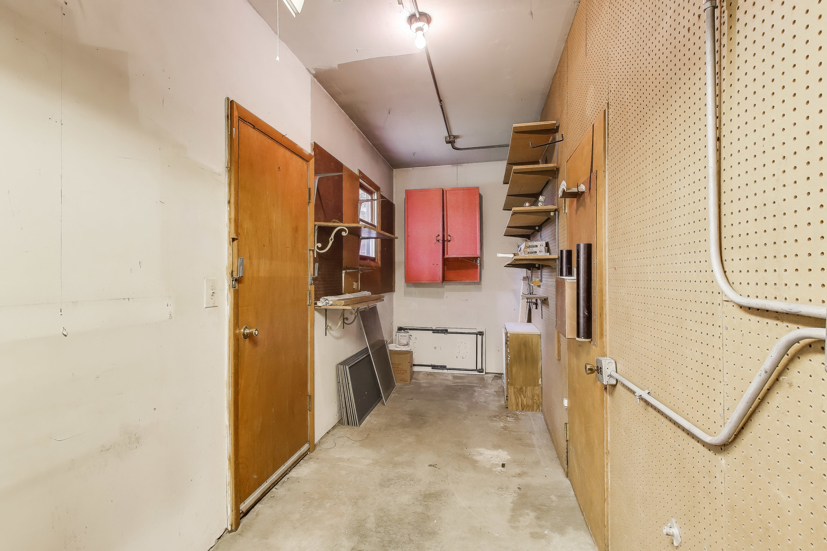 400 Landmeier Road Elk Grove Village, IL 60007 - Photo 28 of 33 a view of a storage & utility room