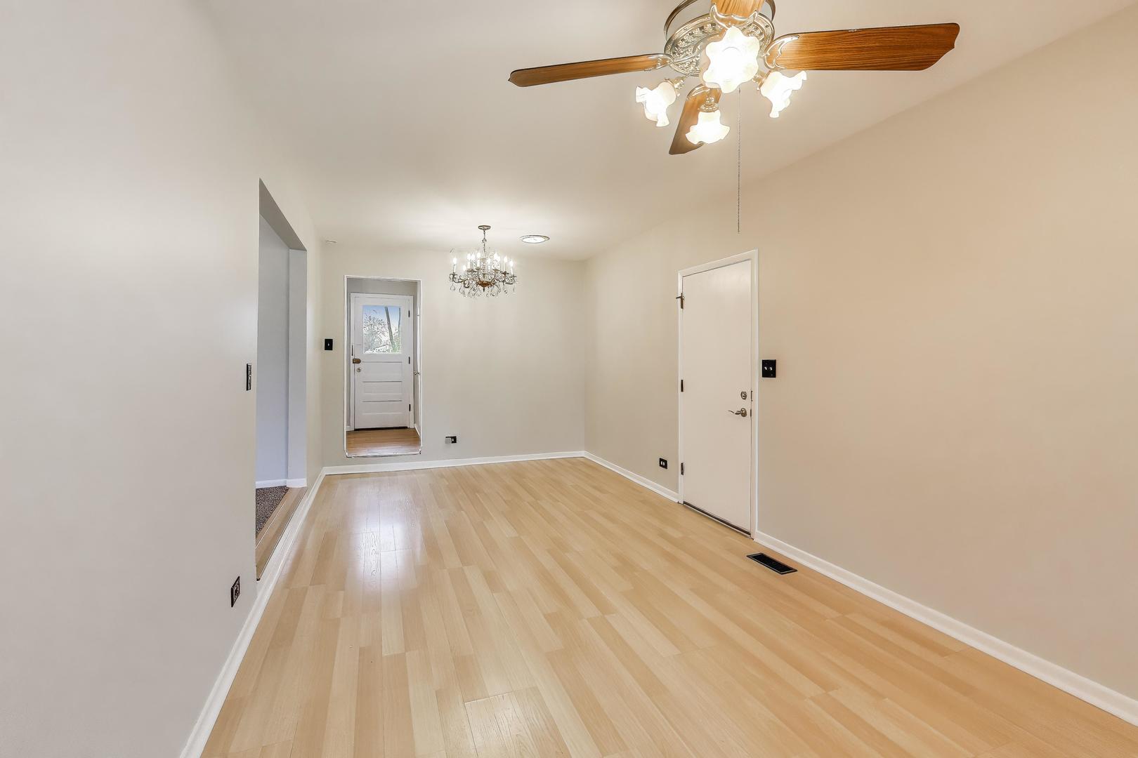 400 Landmeier Road Elk Grove Village, IL 60007 - Photo 10 of 33 a view of empty room with wooden floor