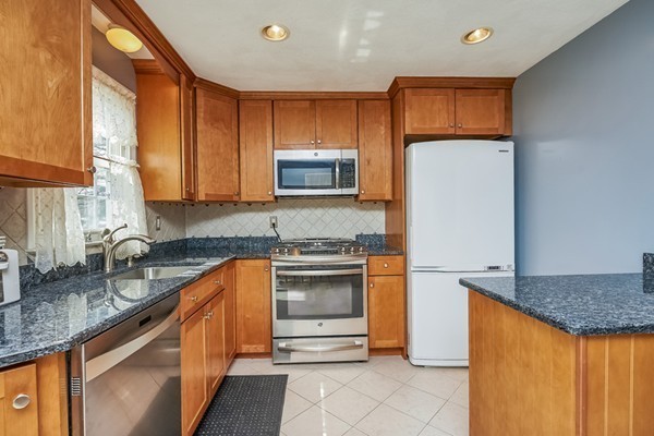 724 Great Road Littleton, MA 01460 - Photo 13 of 30 Gallery Image 13