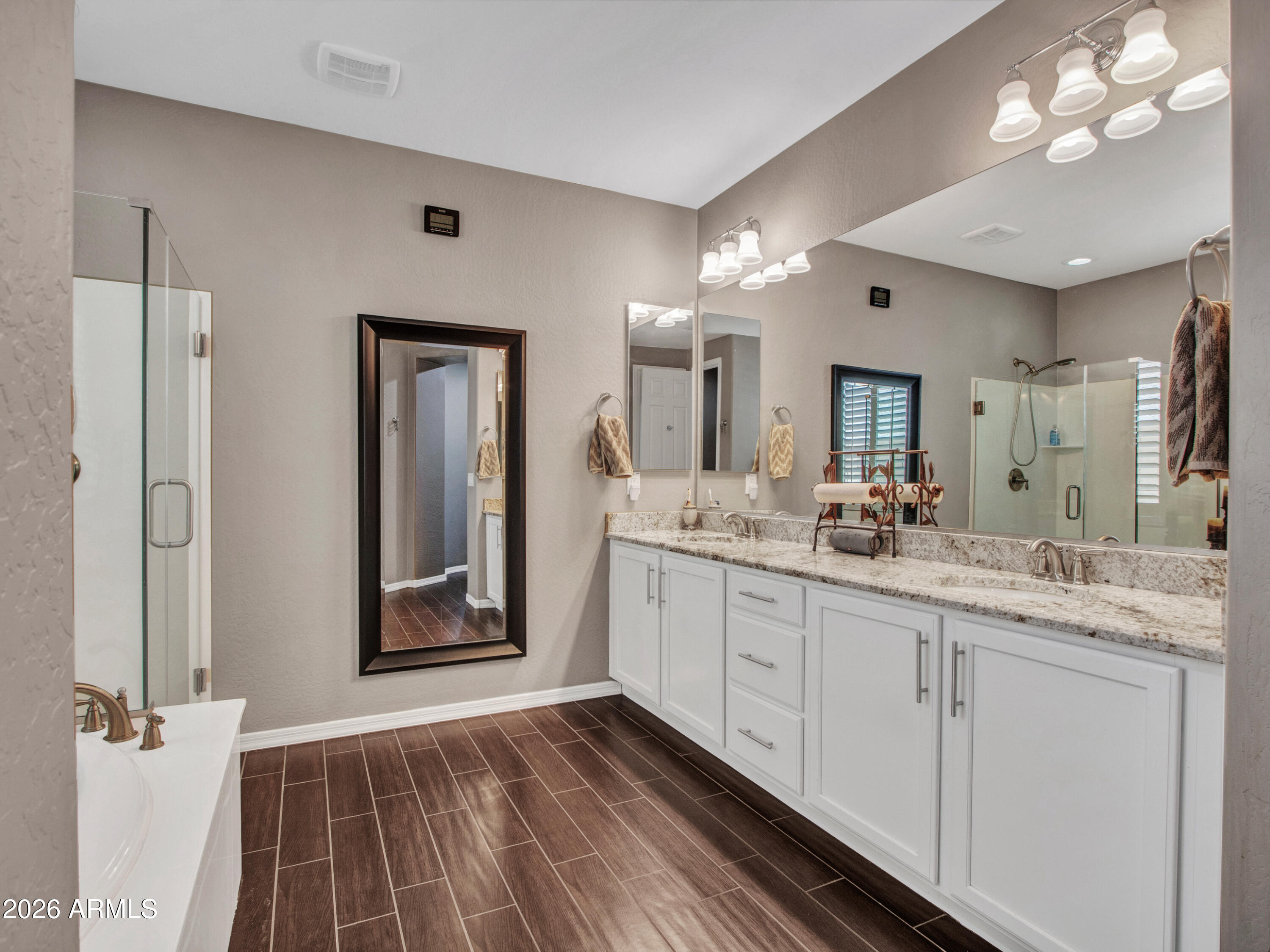 2539 West Rabjohn Road Phoenix, AZ 85085 - Photo 5 of 97 14-Primary-(10)