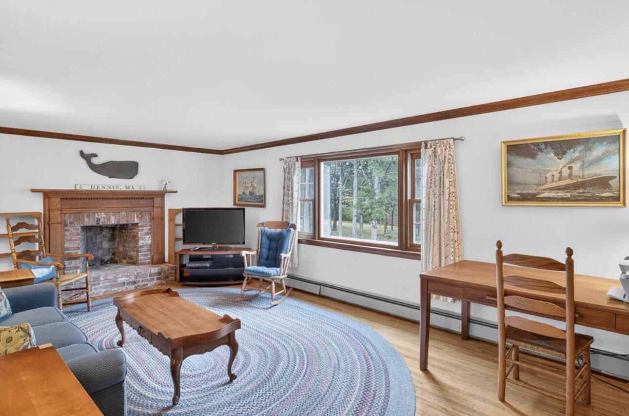 19 Whig Street Dennis, MA 02638 - Photo 15 of 42 IMG_1218