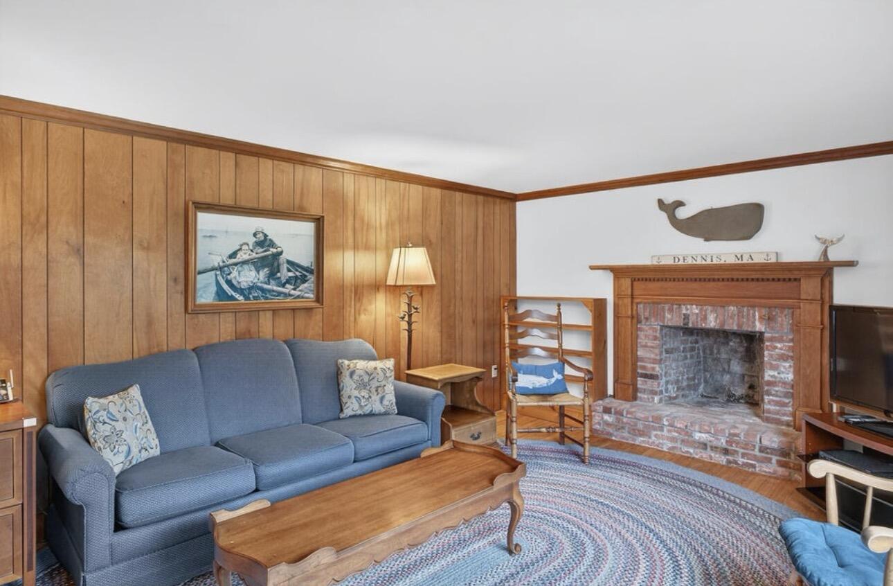 19 Whig Street Dennis, MA 02638 - Photo 16 of 42 IMG_1219