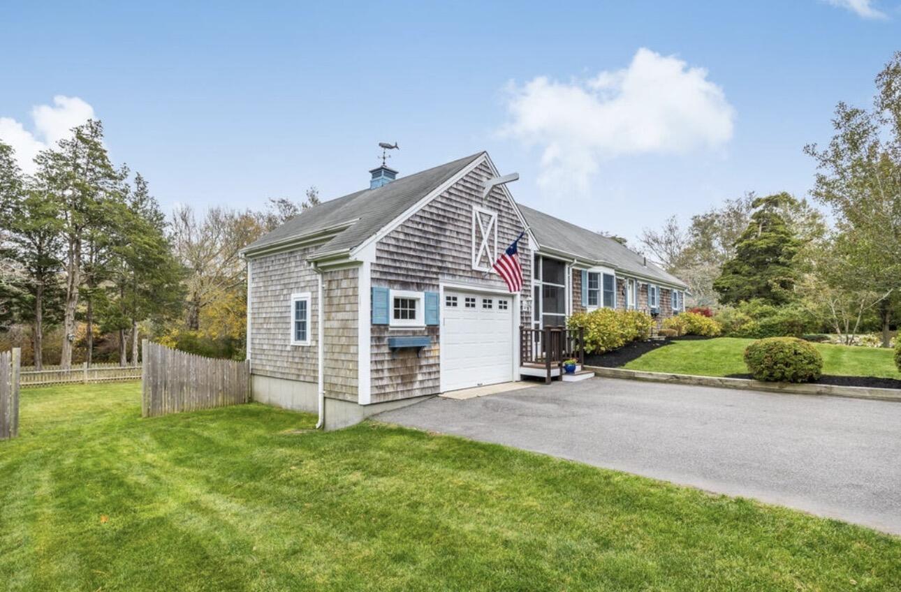 19 Whig Street Dennis, MA 02638 - Photo 2 of 42 IMG_1205