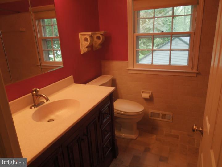 315 Wayland Road Cherry Hill, NJ 08034 - Photo 15 of 18 Gallery Image 15