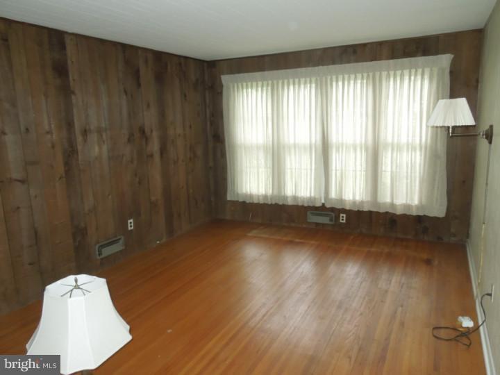 315 Wayland Road Cherry Hill, NJ 08034 - Photo 8 of 18 Gallery Image 8
