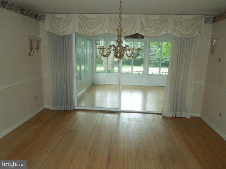 315 Wayland Road Cherry Hill, NJ 08034 - Photo 10 of 18 Gallery Image 10