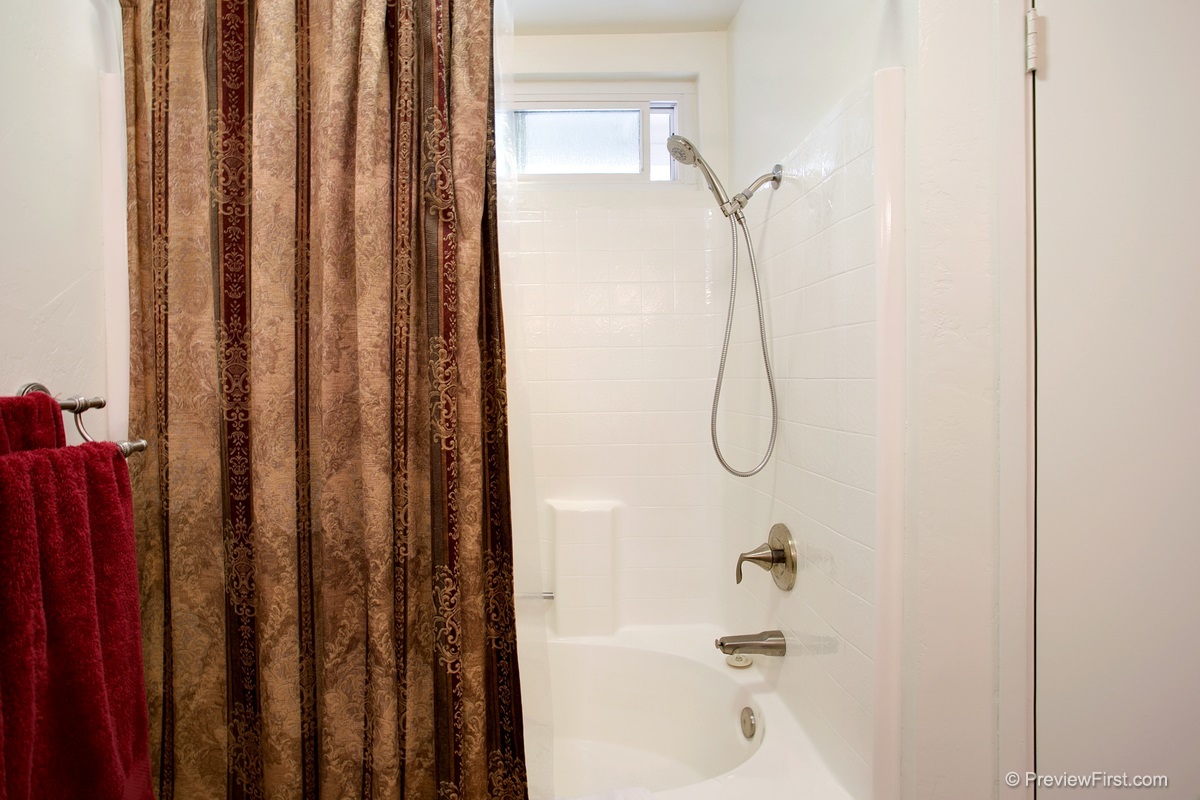 9045 Northcote Road Santee, CA 92071 - Photo 13 of 25 Gallery Image 13