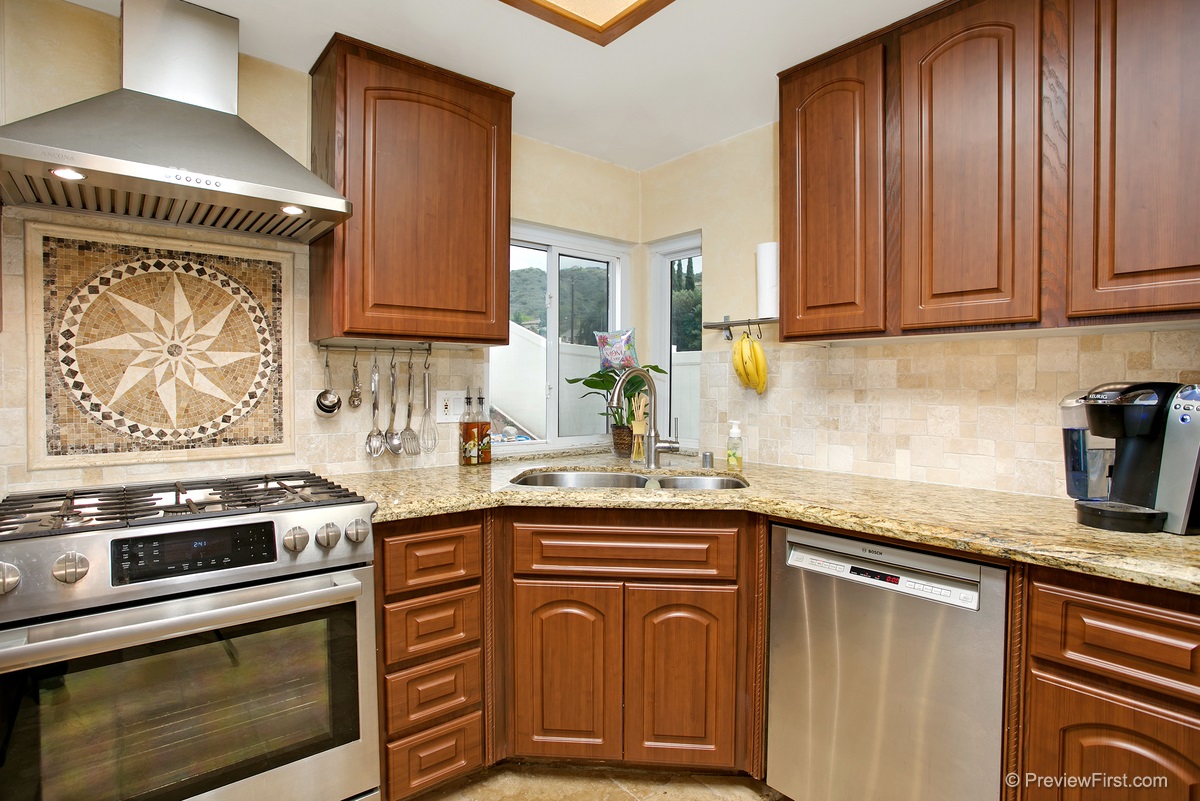 9045 Northcote Road Santee, CA 92071 - Photo 9 of 25 Gallery Image 9